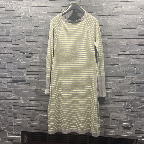 GapMaternity Knit Dress - Picture 2 of 3